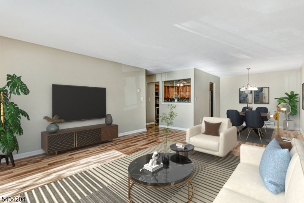 798 Eves Dr 2R, Hillsborough Twp., NJ 08844