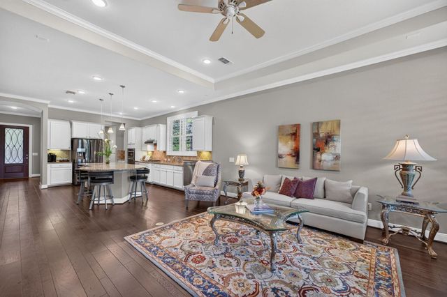 188 Chestnut Bay, The Woodlands, TX 77382