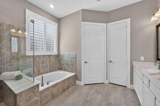 188 Chestnut Bay, The Woodlands, TX 77382