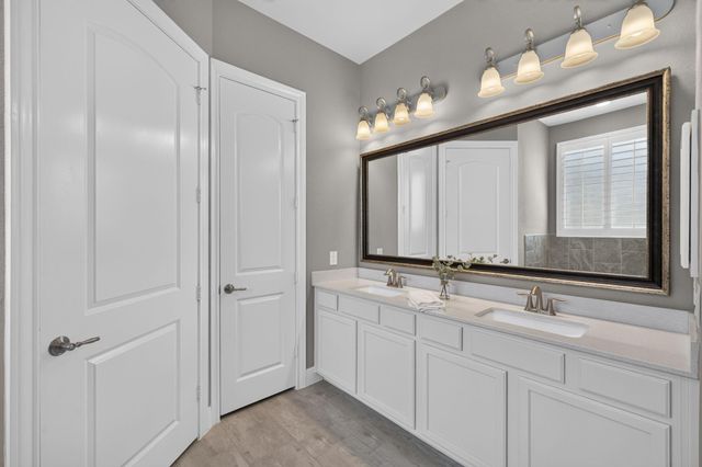 188 Chestnut Bay, The Woodlands, TX 77382