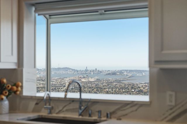 6413 Gwin Ct, Oakland, CA 94611