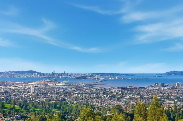 6413 Gwin Ct, Oakland, CA 94611