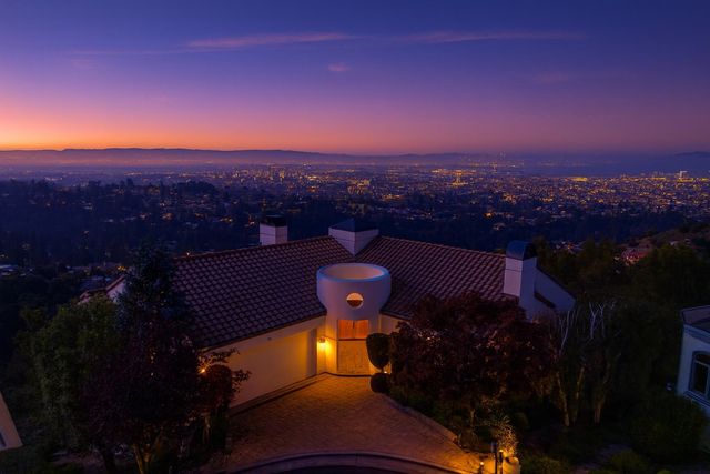 6413 Gwin Ct, Oakland, CA 94611