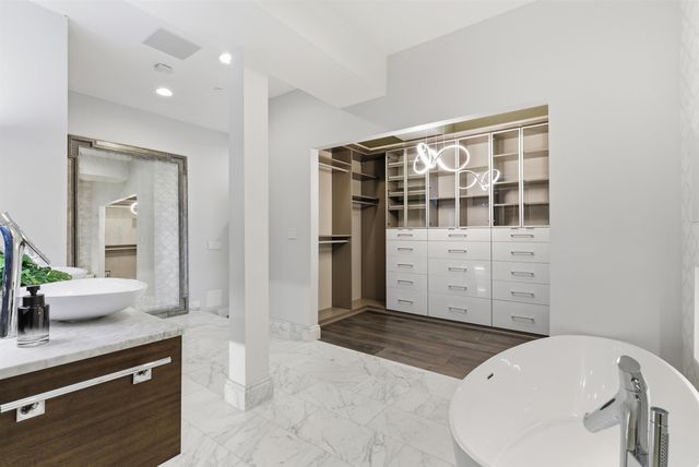 6413 Gwin Ct, Oakland, CA 94611