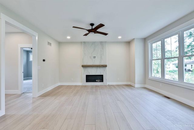 8128 Sycamore Street, Maineville, OH 45039