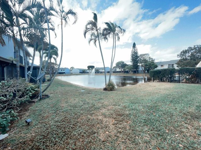 2304 Seaside Drive, Greenacres, FL 33463