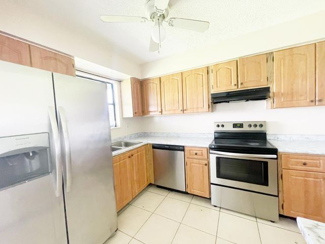 2304 Seaside Drive, Greenacres, FL 33463