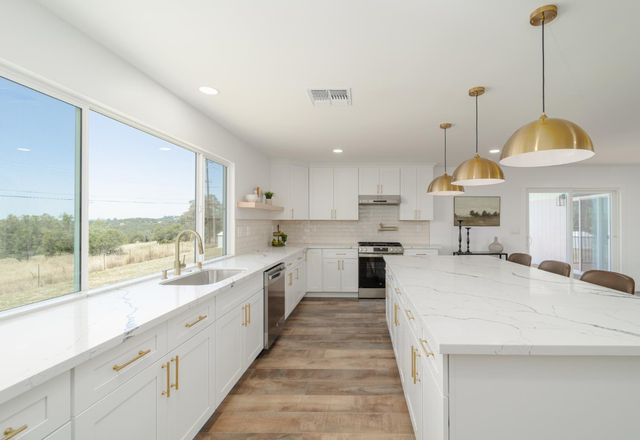 12114 Griffin Way, Auburn, CA 95602