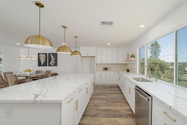 12114 Griffin Way, Auburn, CA 95602