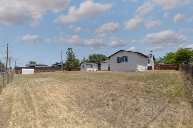 12114 Griffin Way, Auburn, CA 95602