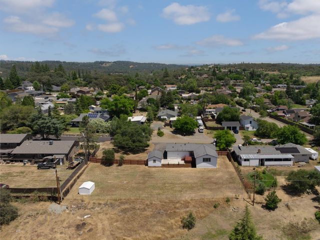 12114 Griffin Way, Auburn, CA 95602