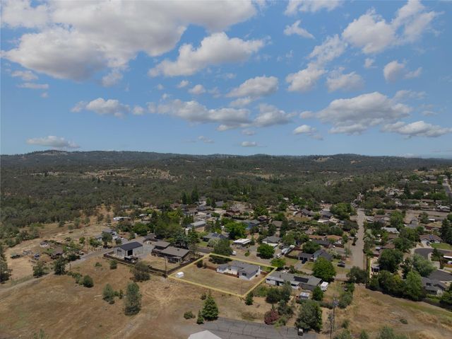 12114 Griffin Way, Auburn, CA 95602