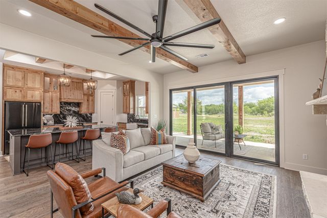 557 Clubhouse Drive, Corsicana, TX 75109