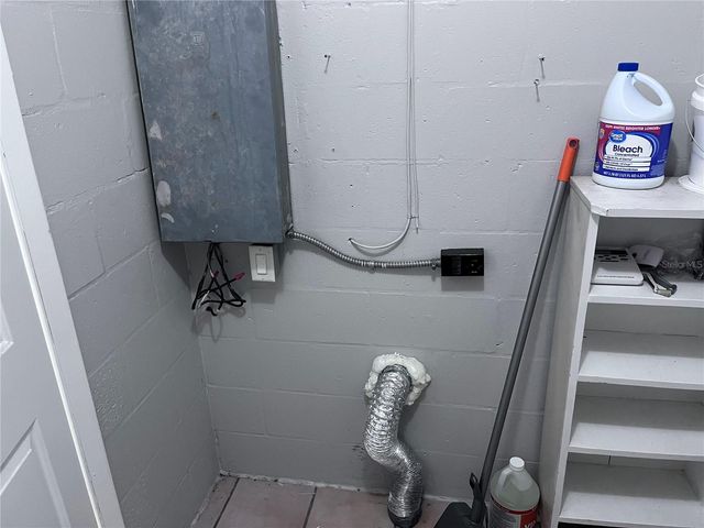 6524 48TH AVENUE DRIVE E, Bradenton, FL 34203