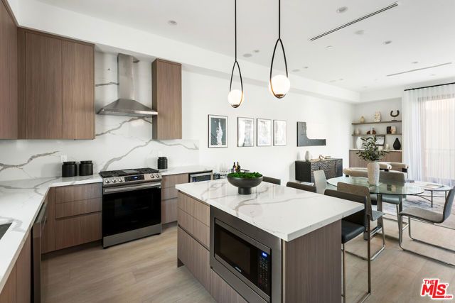 1539 Hi Point St, Los Angeles, CA 90035