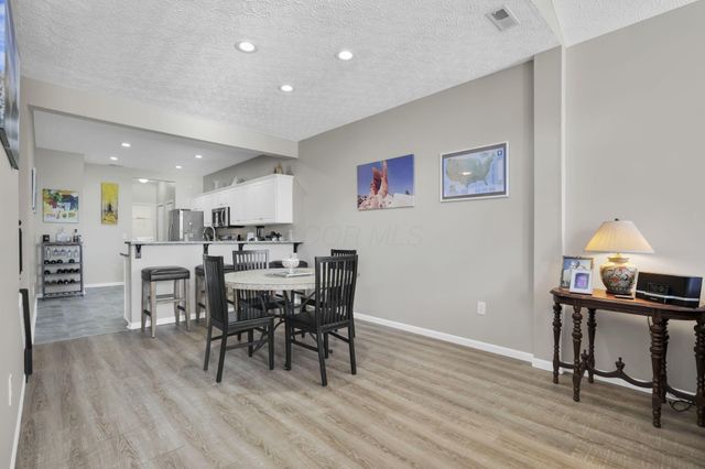 8778 Linksway Drive, Powell, OH 43065