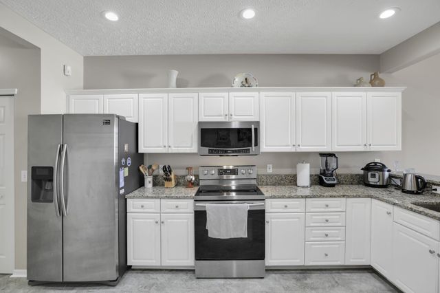 8778 Linksway Drive, Powell, OH 43065