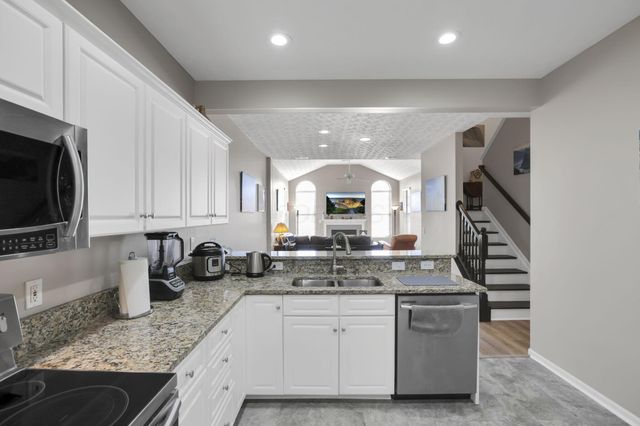 8778 Linksway Drive, Powell, OH 43065