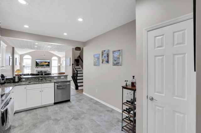 8778 Linksway Drive, Powell, OH 43065