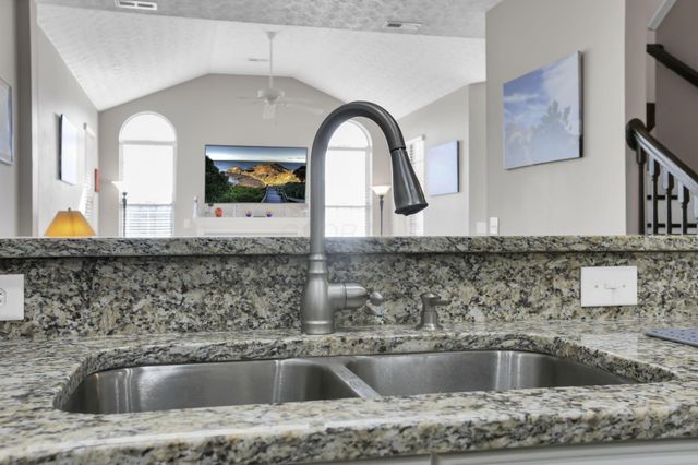 8778 Linksway Drive, Powell, OH 43065