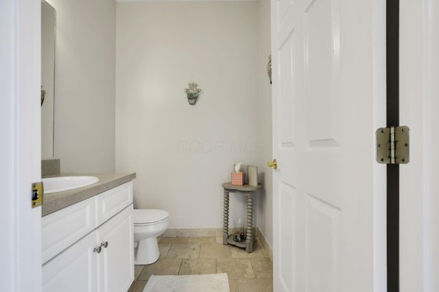 8778 Linksway Drive, Powell, OH 43065