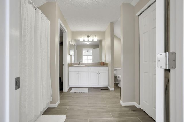 8778 Linksway Drive, Powell, OH 43065