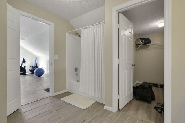 8778 Linksway Drive, Powell, OH 43065