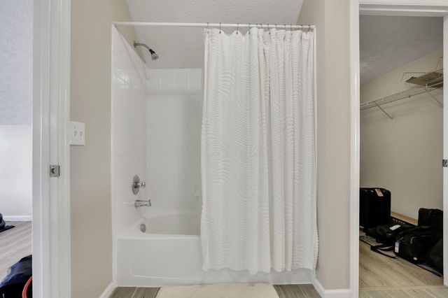 8778 Linksway Drive, Powell, OH 43065