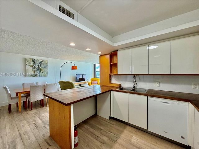 1000 Parkview Dr 723, Hallandale Beach, FL 33009