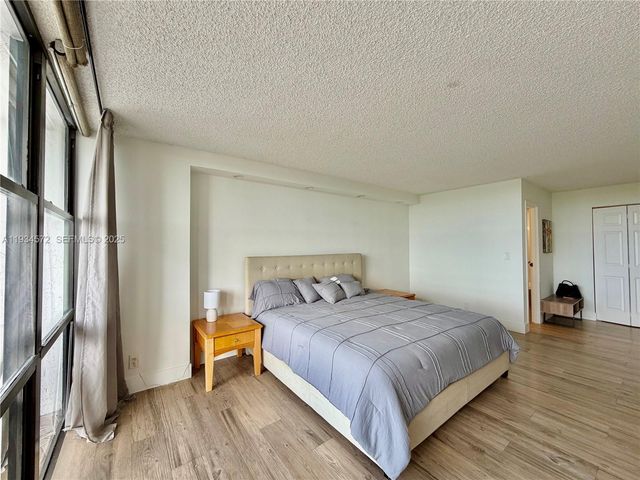 1000 Parkview Dr 723, Hallandale Beach, FL 33009