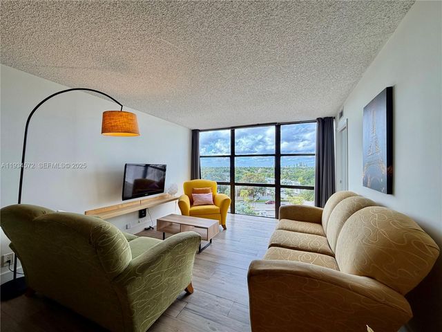 1000 Parkview Dr 723, Hallandale Beach, FL 33009