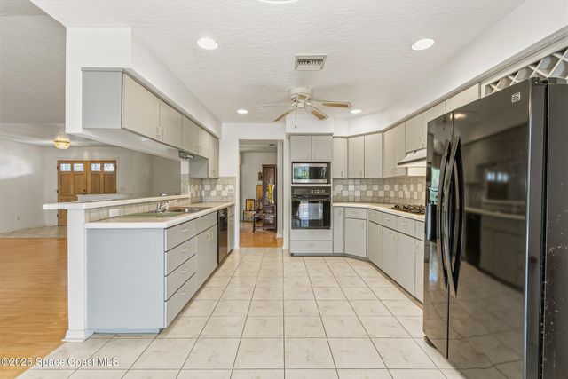 2015 Bottlebrush Drive, Melbourne, FL 32935