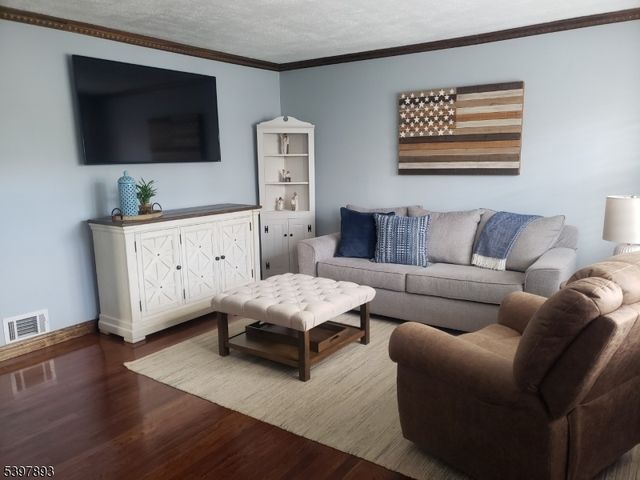 214 Irene St, Linden City, NJ 07036