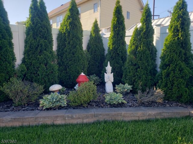 214 Irene St, Linden City, NJ 07036