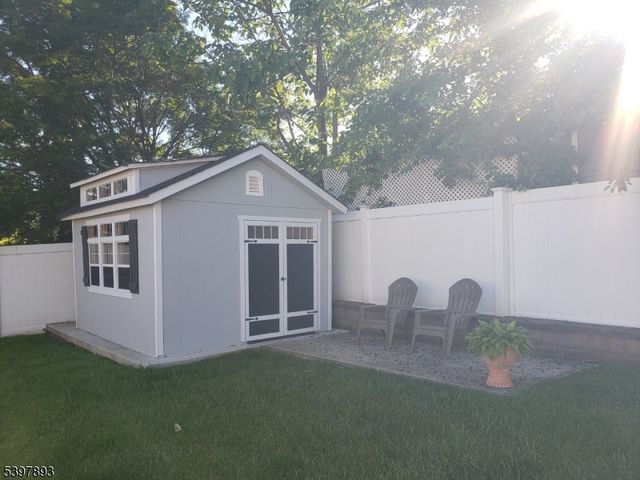 214 Irene St, Linden City, NJ 07036