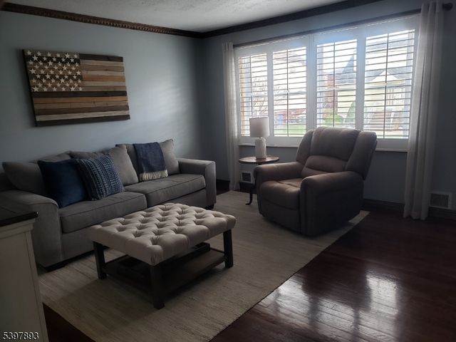 214 Irene St, Linden City, NJ 07036