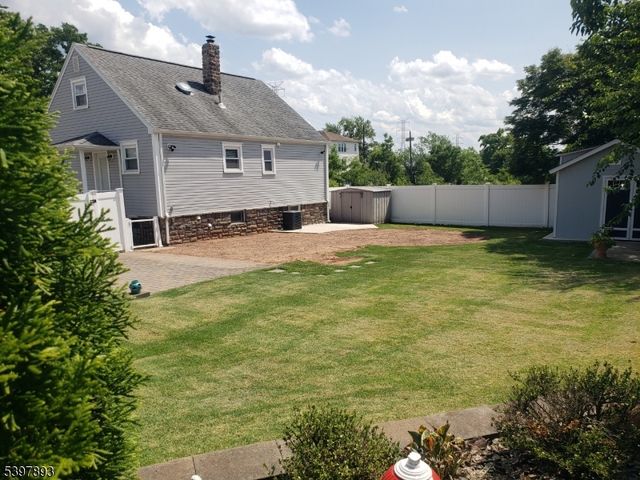 214 Irene St, Linden City, NJ 07036