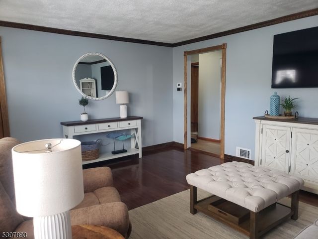 214 Irene St, Linden City, NJ 07036