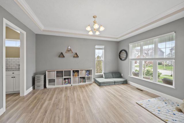 8400 Apricot Way, Plain City, OH 43064