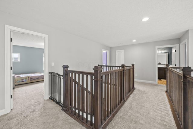 8400 Apricot Way, Plain City, OH 43064