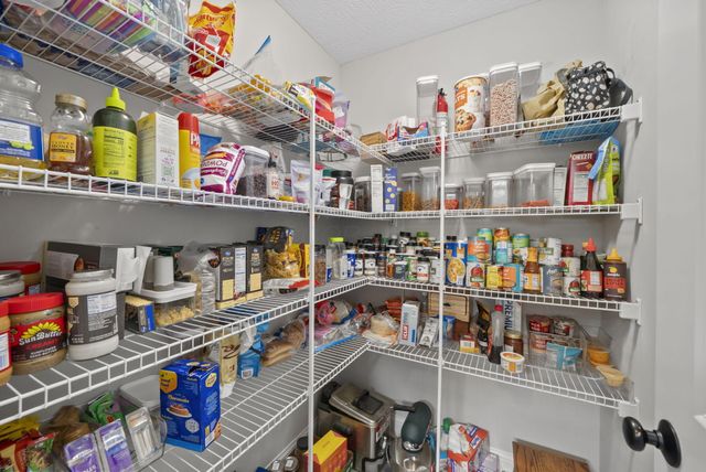 8400 Apricot Way, Plain City, OH 43064