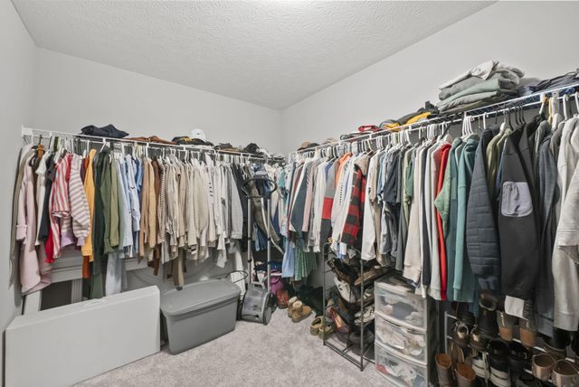 8400 Apricot Way, Plain City, OH 43064