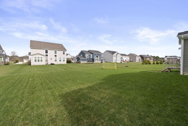 8400 Apricot Way, Plain City, OH 43064