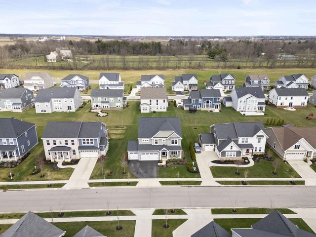8400 Apricot Way, Plain City, OH 43064