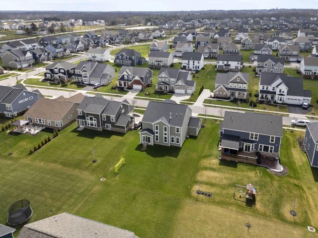 8400 Apricot Way, Plain City, OH 43064