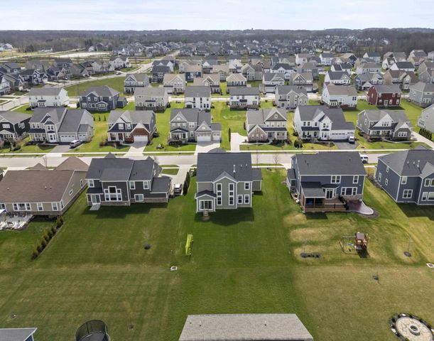 8400 Apricot Way, Plain City, OH 43064