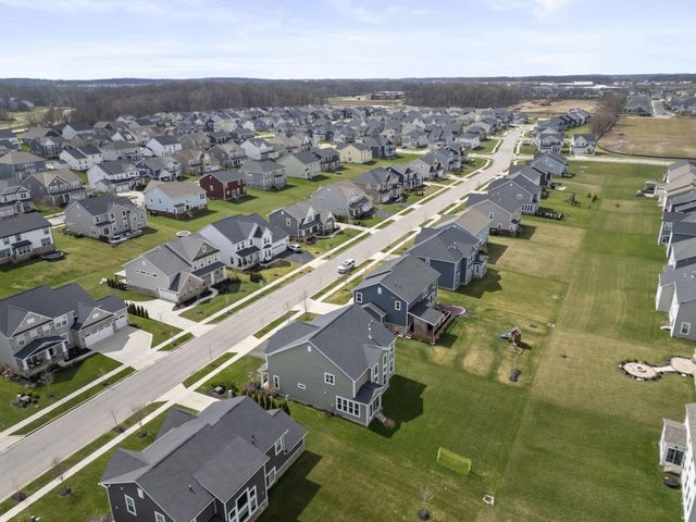 8400 Apricot Way, Plain City, OH 43064