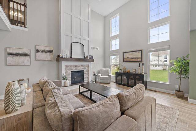 8400 Apricot Way, Plain City, OH 43064