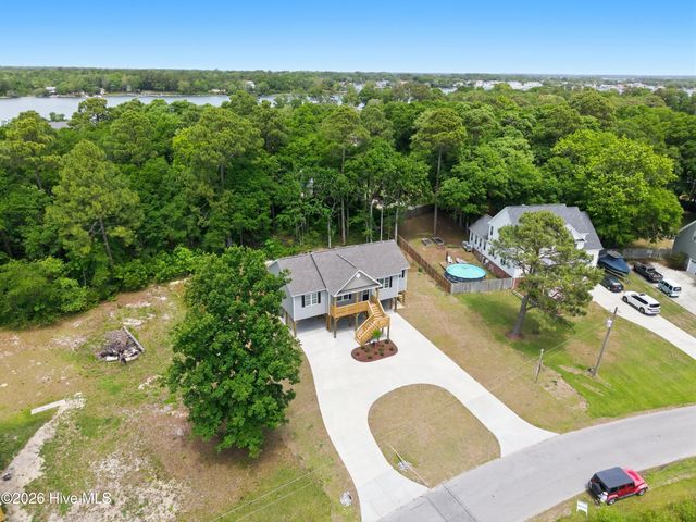 1058 Chadwick Shores Drive, Sneads Ferry, NC 28460