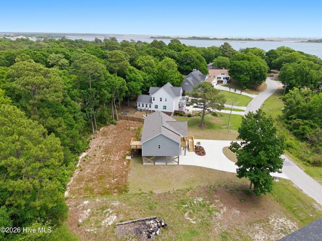 1058 Chadwick Shores Drive, Sneads Ferry, NC 28460